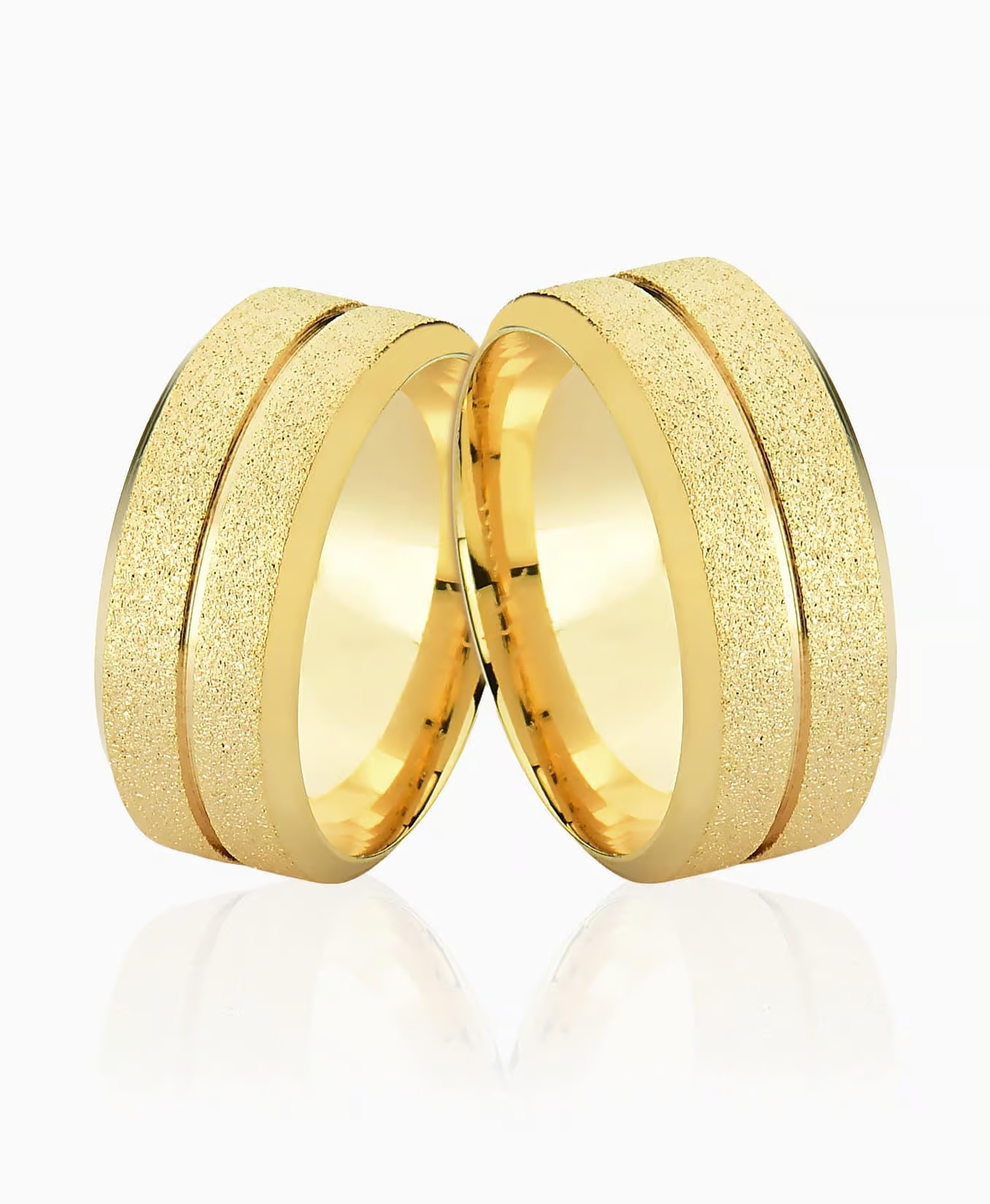 Aliança diamantada em ouro 18k